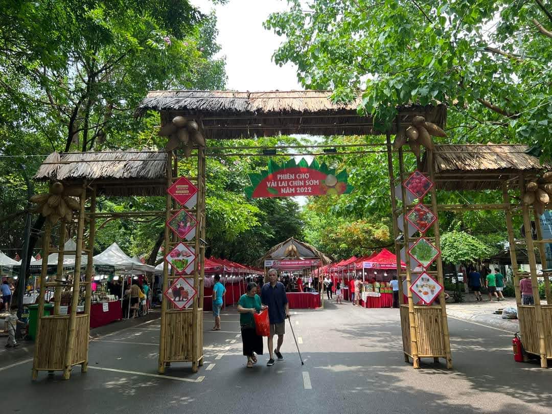Phiên chợ Vải lai chín sớm năm 2022 tại Ecopark